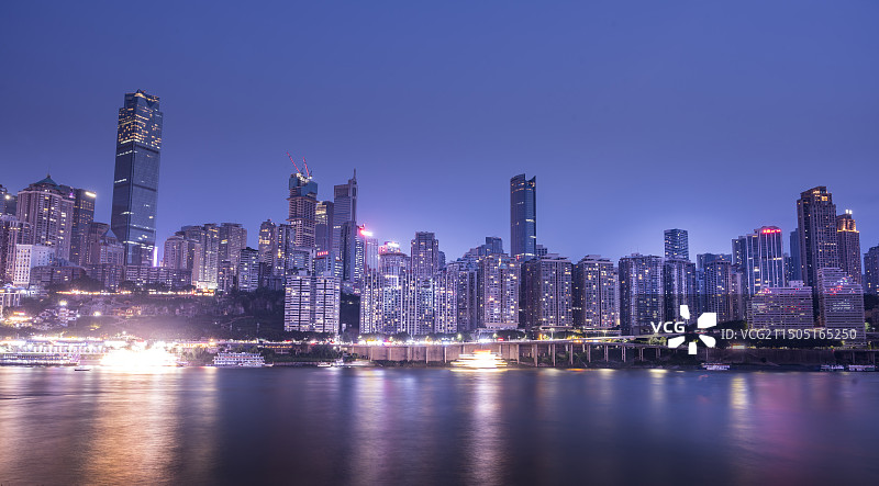 入夜时分的渝中半岛夜景图片素材