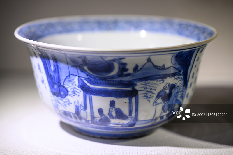 清代赤壁赋图青花瓷碗，四川博物院图片素材