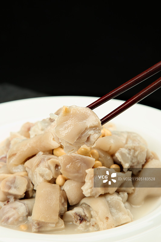 猪蹄炖黄豆图片素材