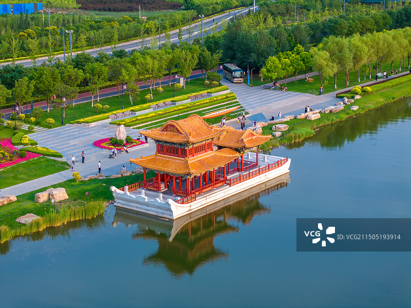 太原汾河公园汾河晚渡图片素材