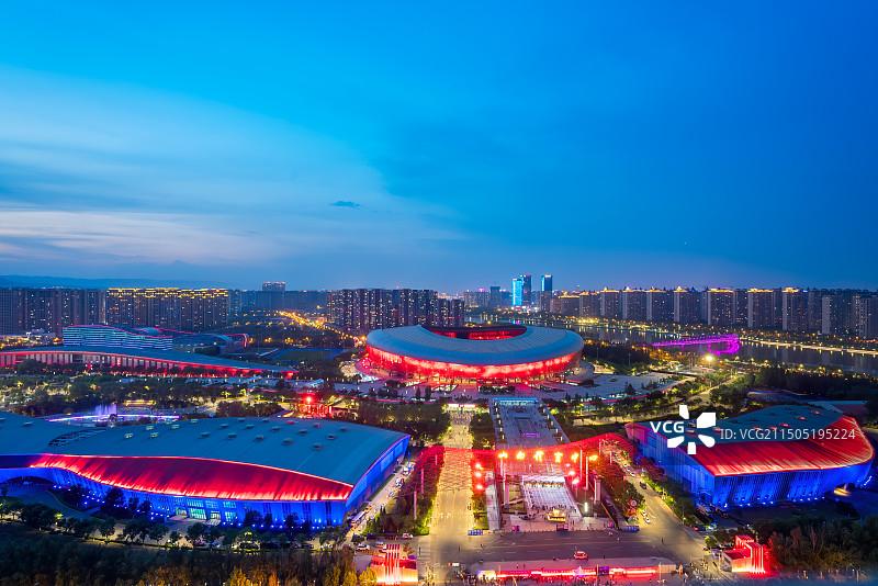 山西省太原红灯笼体育场图片素材