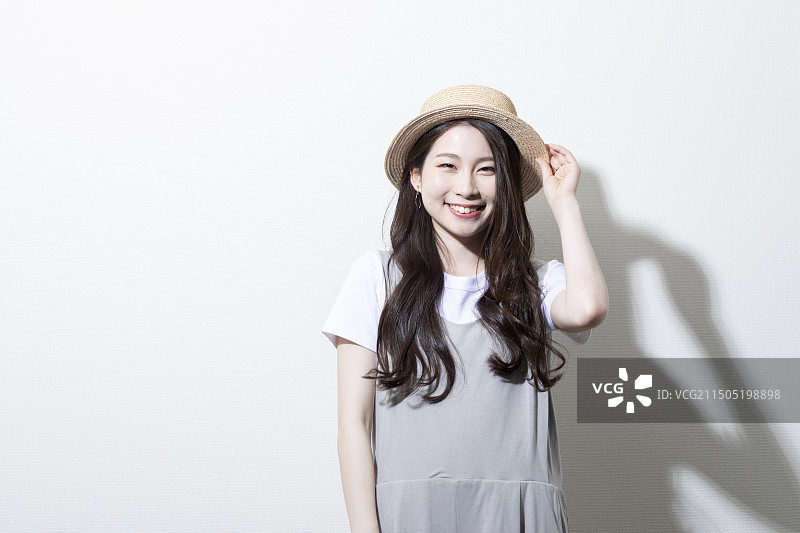 夏季，年轻日本女子肖像照图片素材