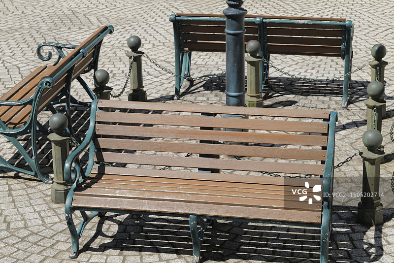 板凳上图片素材