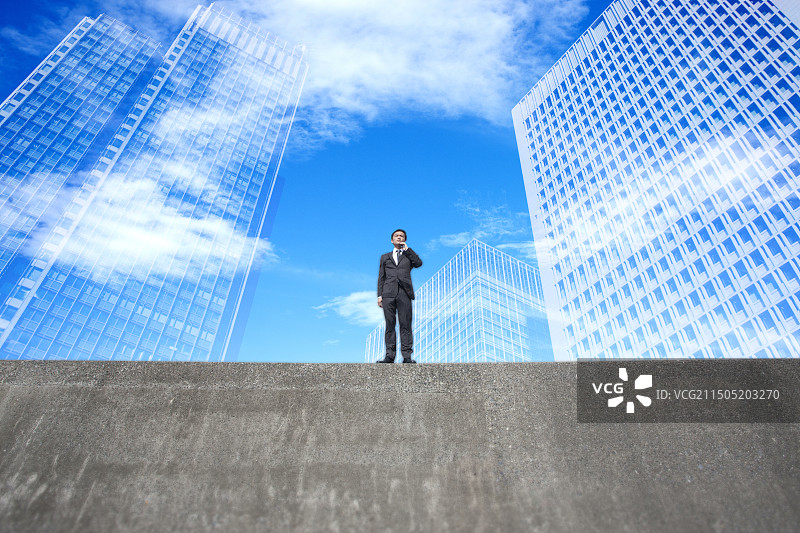 商务人士与办公楼图片素材