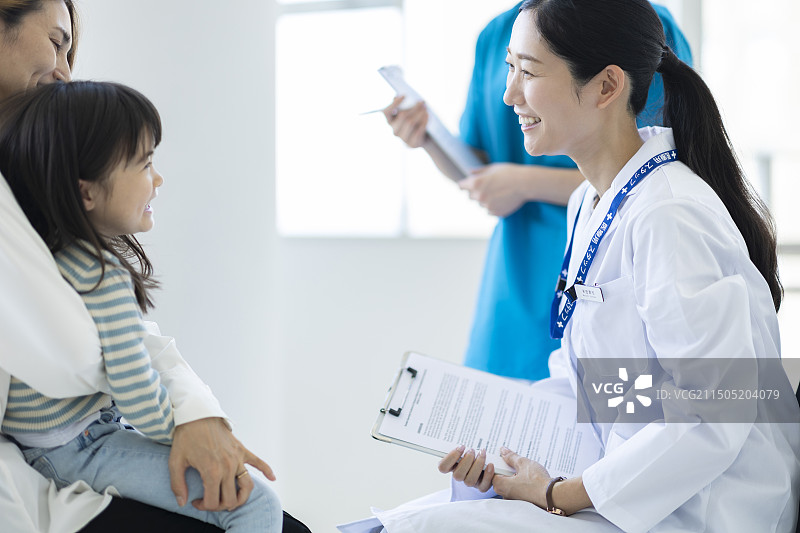 医生检查病人图片素材
