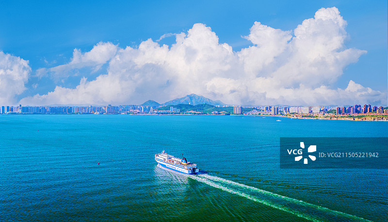 大连港口海运客轮图片素材