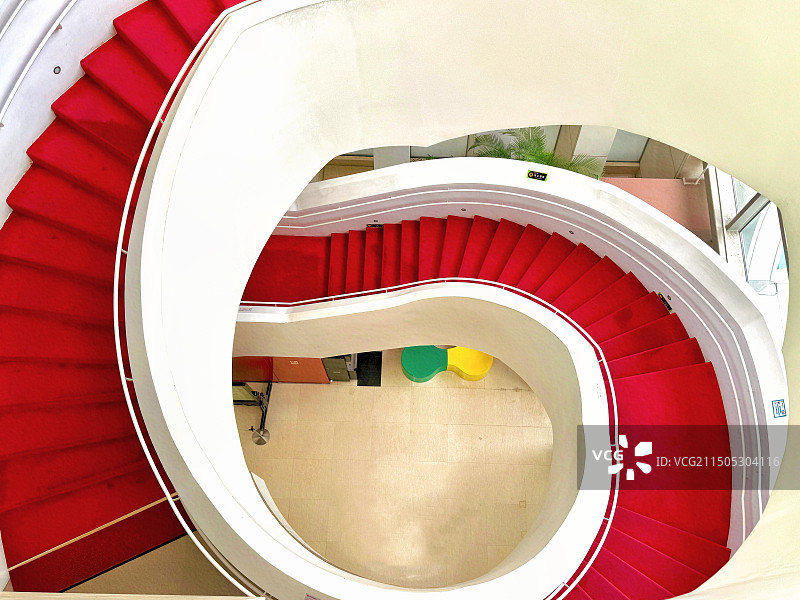 室内旋转楼梯图片素材