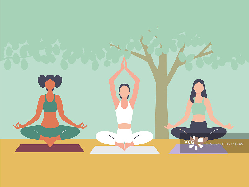 在户外练习瑜伽的三个女人图片素材