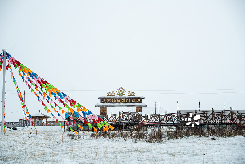 甘南碌曲县甘南草原尕秀晒金滩帐篷城图片素材