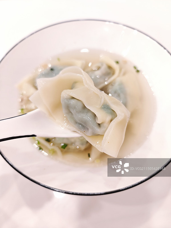 馄饨，手工馄饨，中华美食，传统美食，小吃，鲜肉馄饨，荠菜馄饨，韭菜馄饨，白菜馄饨，青菜馄饨，美食图片素材
