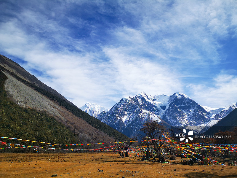 卡瓦格博峰—美丽的梅里雪山主峰图片素材