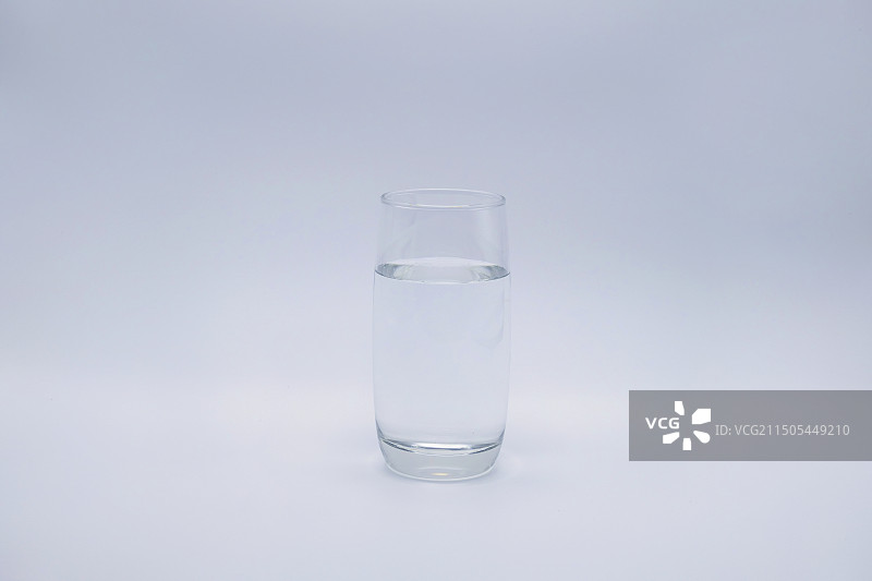 一杯水，透明，透明杯子，水杯，极简，简约，矿泉水，液体，水，纯净图片素材