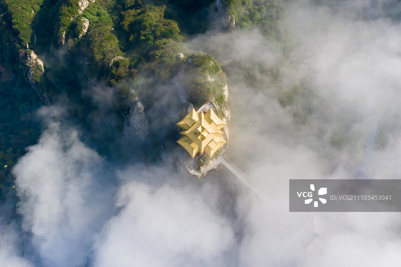 中国河南老君山金殿图片素材