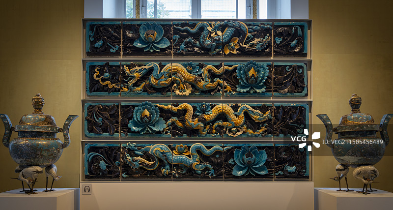 大英博物馆藏中国文物：龙纹琉璃瓦图片素材