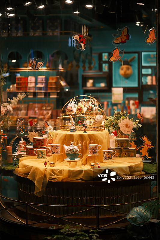 店内出售的彩色装饰特写图片素材