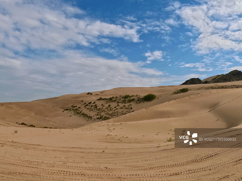 内蒙古赤峰翁牛特玉龙沙湖沙漠之旅图片素材