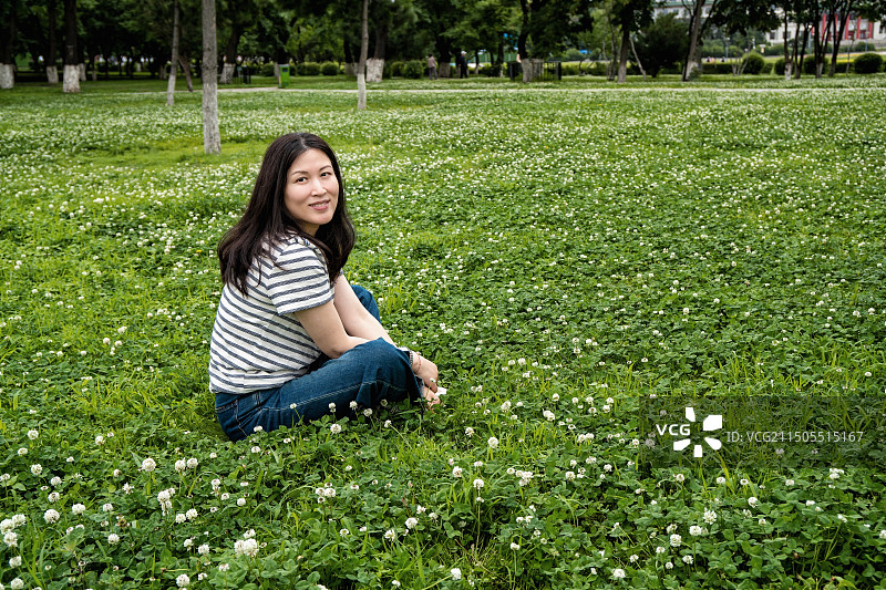 长春文化广场人像图片素材