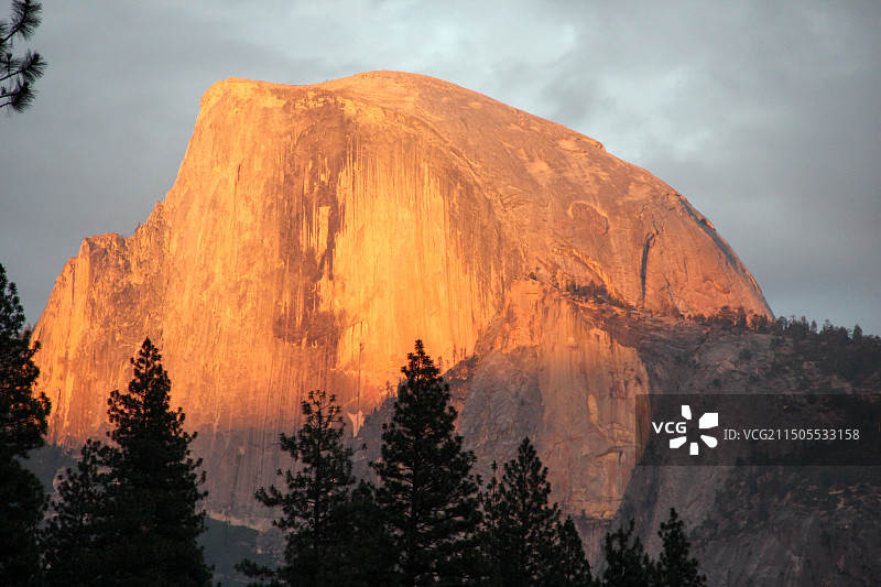 日照金山-优胜美地国家公园图片素材