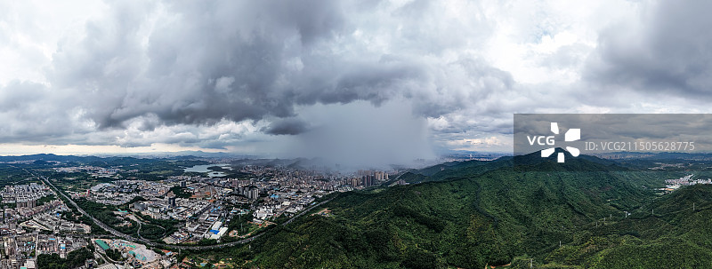 深圳市宝安区石岩街道暴雨云团航拍图图片素材