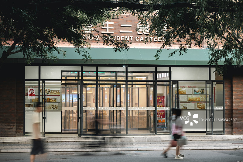 城市街道上的人们图片素材