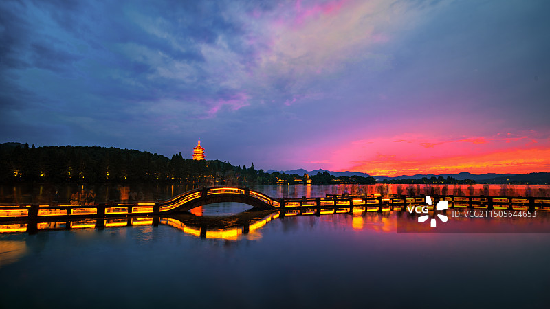 杭州西湖长桥晚霞图片素材