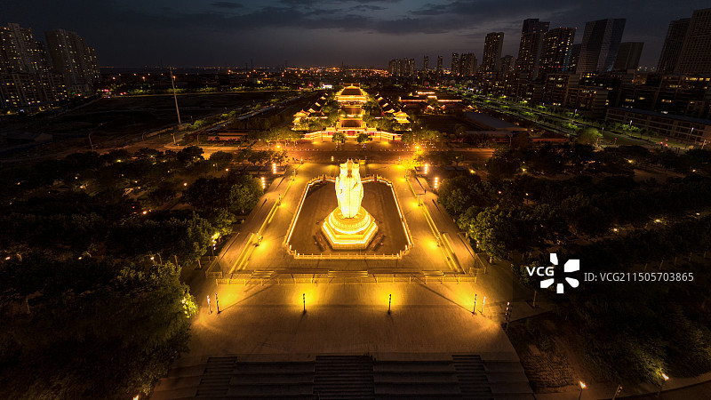 天津滨海新区潮音寺夜景图片素材