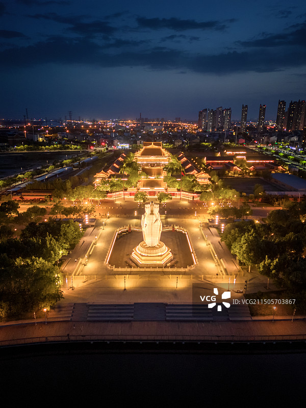 天津滨海新区潮音寺夜景图片素材
