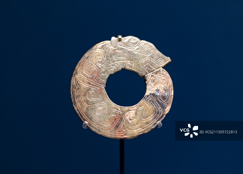 蟠龙形玉环 商 上海博物馆图片素材