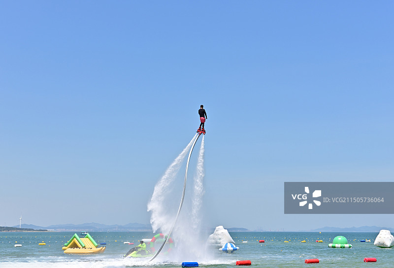山东威海 那香海 海上运动 水上飞人图片素材