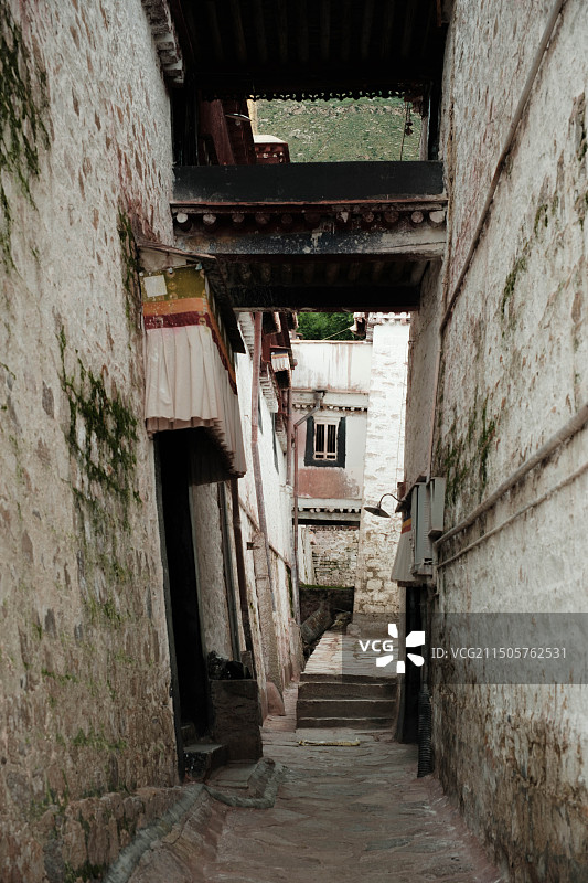 拉萨三大寺之一的色拉寺图片素材