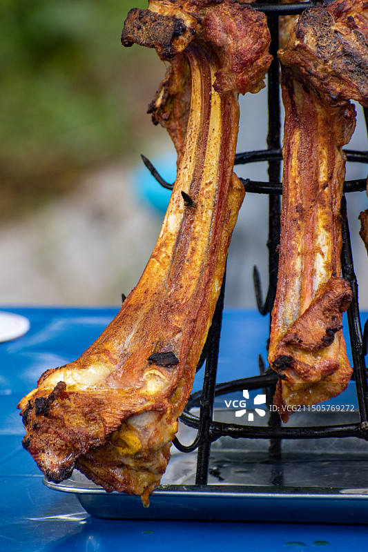 新疆伊犁特克斯八卦城架子肉，馕坑肉，烤肉图片素材