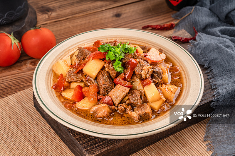 番茄土豆炖牛腩图片素材