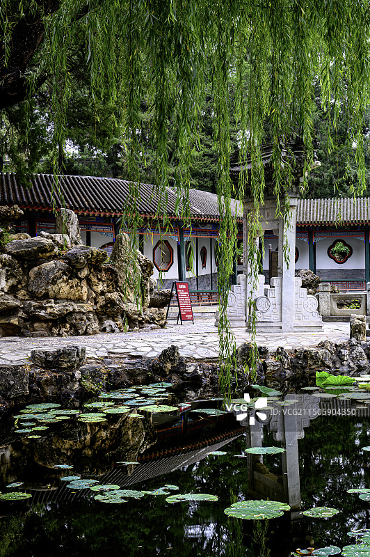 颐和园谐趣园风景—楼台亭阁图片素材