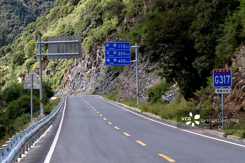 延伸的道路图片素材