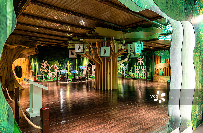 河南省安阳市中国文字博物馆博文馆字里乾坤展厅陈展图片素材