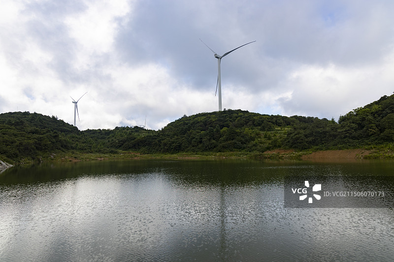 湖北宜昌五峰土家族自治县独岭风力发电机组风光图片素材