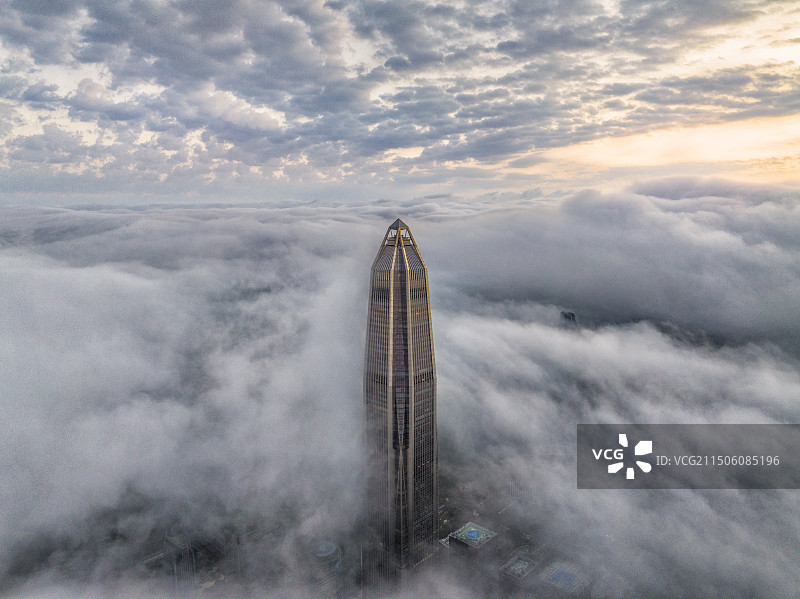 深圳平安金融中心地标城市风光云海日出图片素材