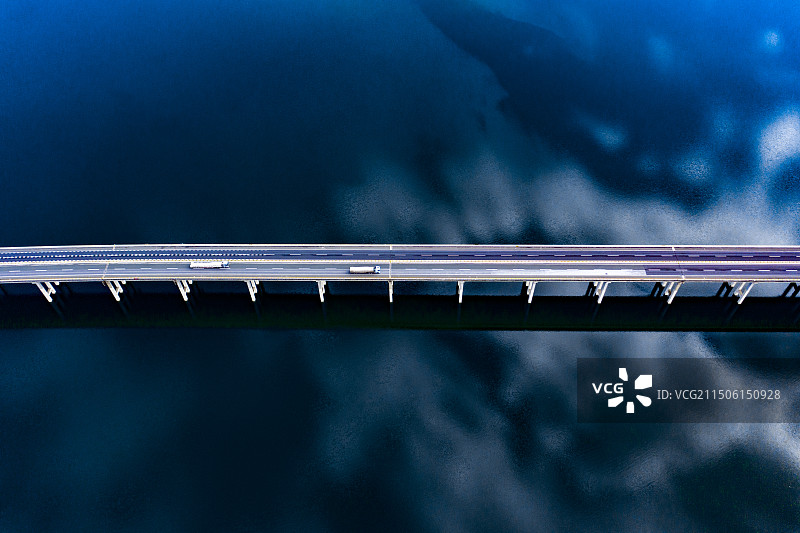 湖北十堰:天空之桥图片素材