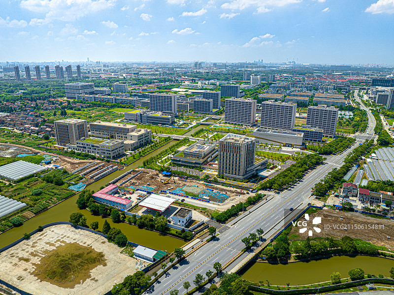 上海立信会计金融学院浦东新校区 开放式无围栏大学校园 产学研 曹路大学城 顾唐路 教学楼 宿舍楼图片素材