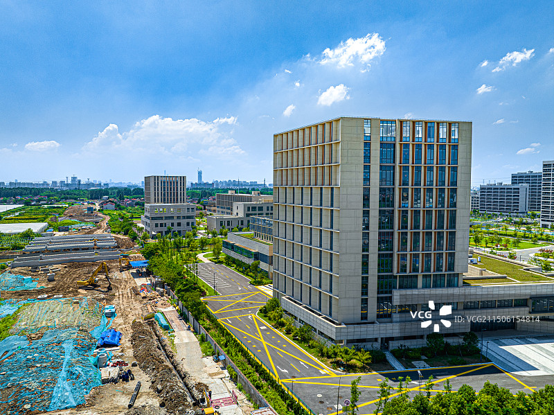 上海立信会计金融学院浦东新校区 开放式无围栏大学校园 产学研 曹路大学城 顾唐路 教学楼 宿舍楼图片素材