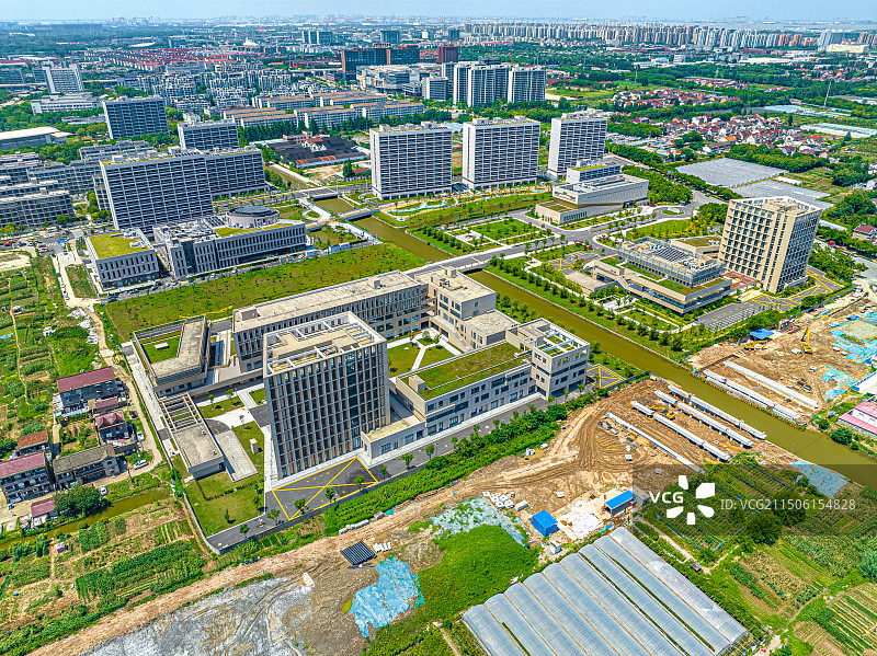 上海立信会计金融学院浦东新校区 开放式无围栏大学校园 产学研 曹路大学城 顾唐路 教学楼 宿舍楼图片素材