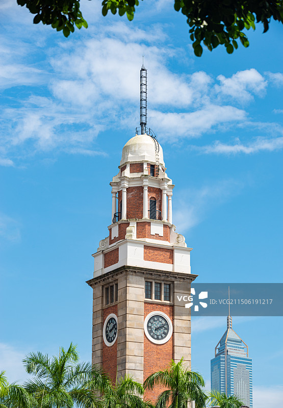 香港尖沙咀钟楼与中环广场建筑日景图片素材