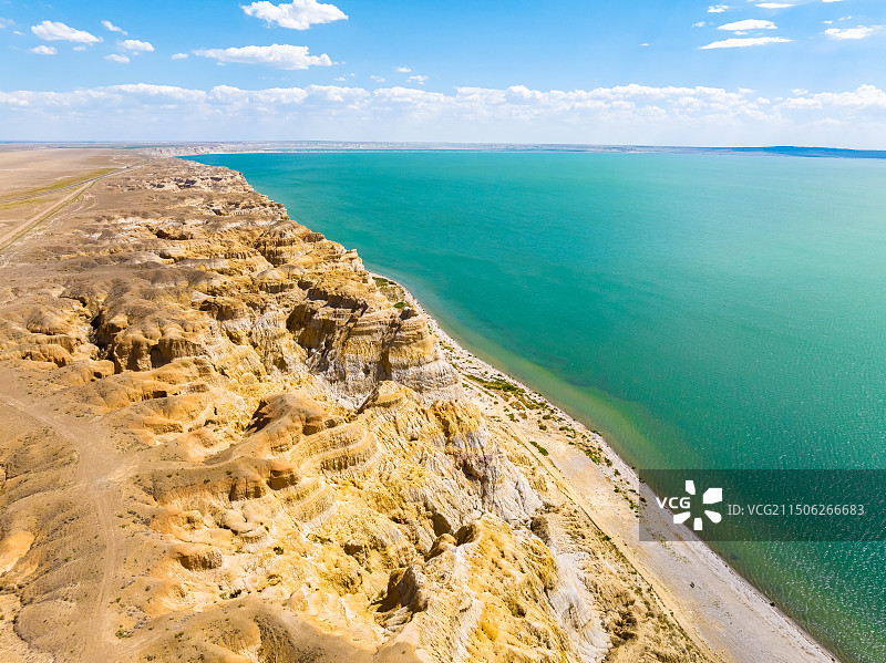 新疆福海海上魔鬼城图片素材