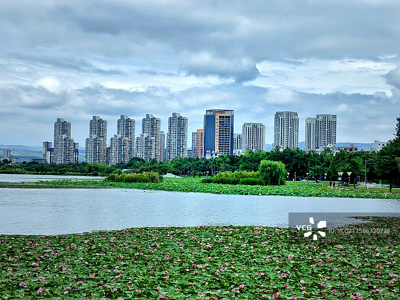 湖泉生态园景色云南红河州弥勒图片素材