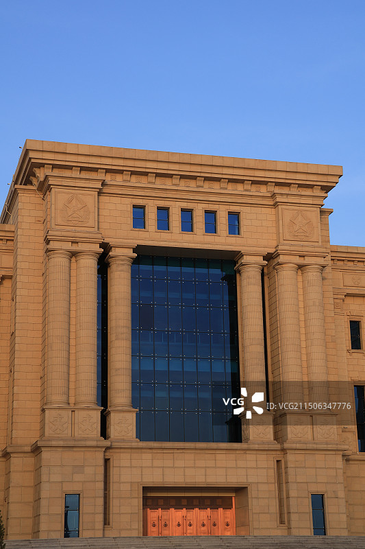 党建宣传配图，高大威严的建筑物图片素材