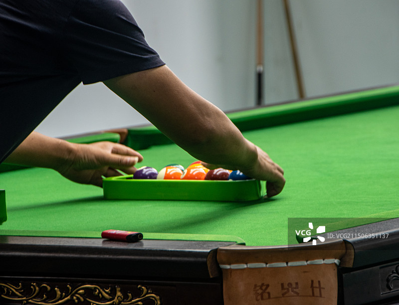 新疆博尔塔拉蒙古自治州，博乐，阿拉山口台球，台球桌，台球杆图片素材