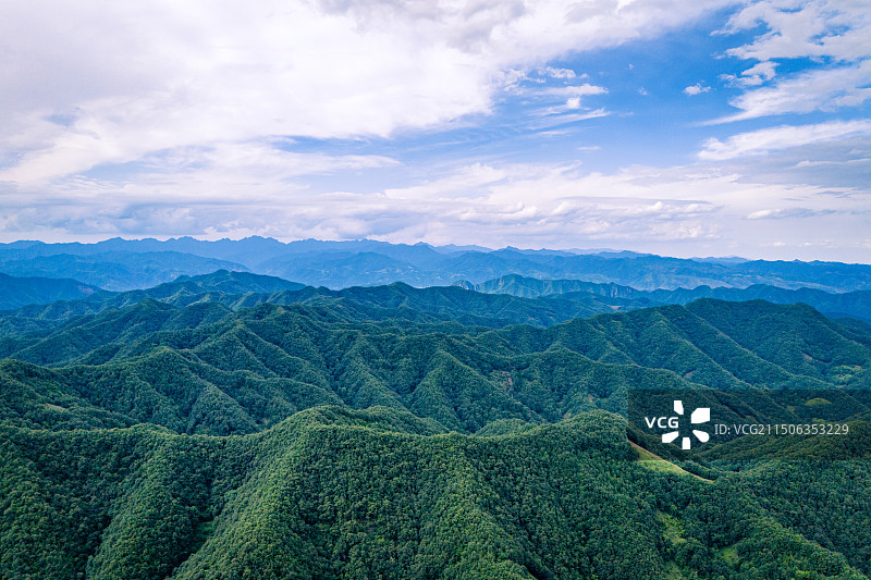 河南洛阳栾川重渡沟：山林茂盛，绿竹溪流，瀑布叠嶂，避暑圣地图片素材