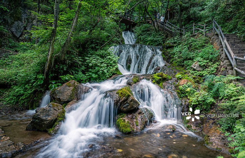 河南洛阳栾川重渡沟：山林茂盛，绿竹溪流，瀑布叠嶂，避暑圣地图片素材