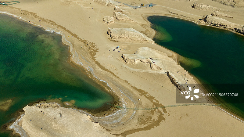 乌素特水上雅丹图片素材