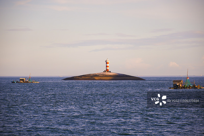 东山岛海边灯塔图片素材